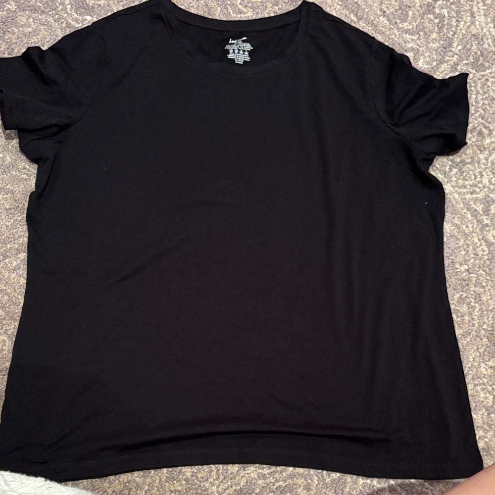 Lord & Taylor Black Short Sleeve Tee